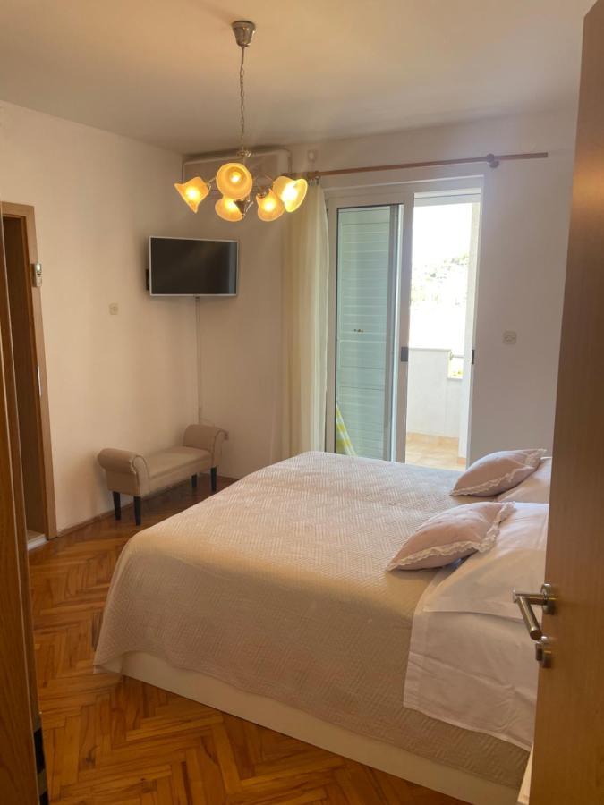 apartmani Ilda Radonić Jelsa  Bagian luar foto