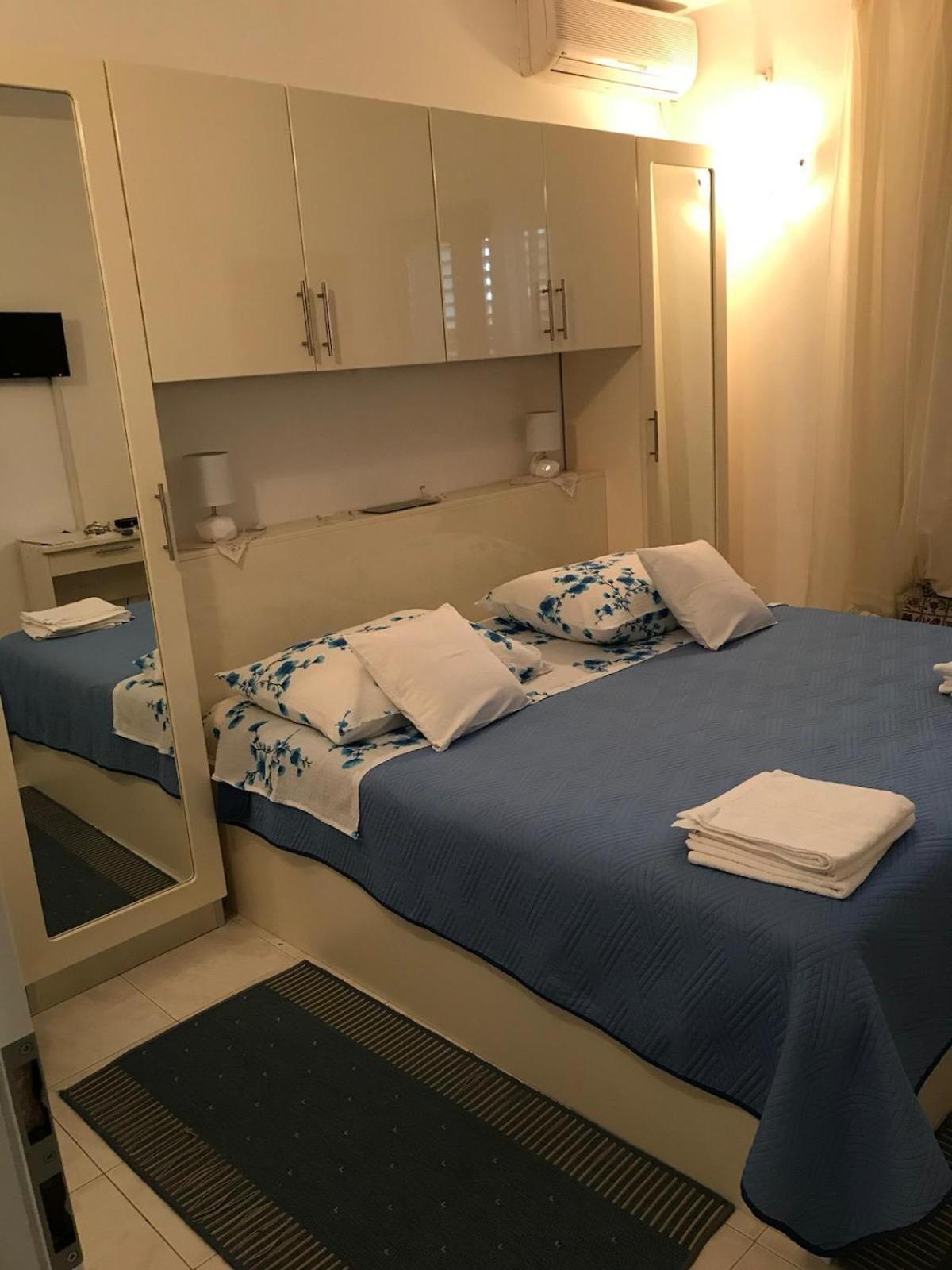 apartmani Ilda Radonić Jelsa  Bagian luar foto