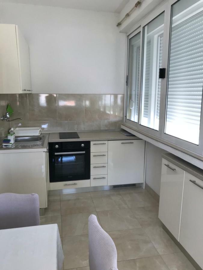apartmani Ilda Radonić Jelsa  Bagian luar foto