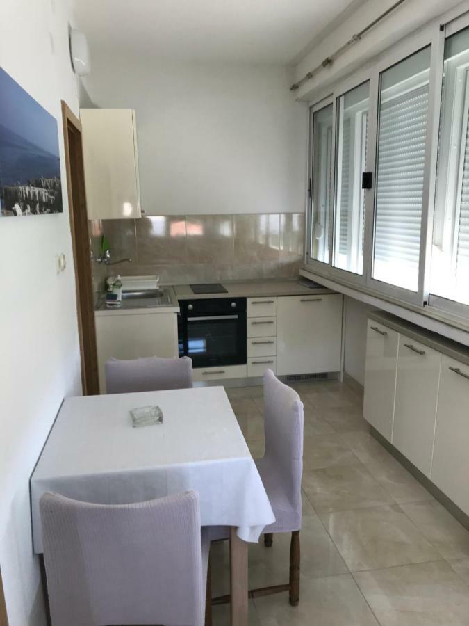 apartmani Ilda Radonić Jelsa  Bagian luar foto